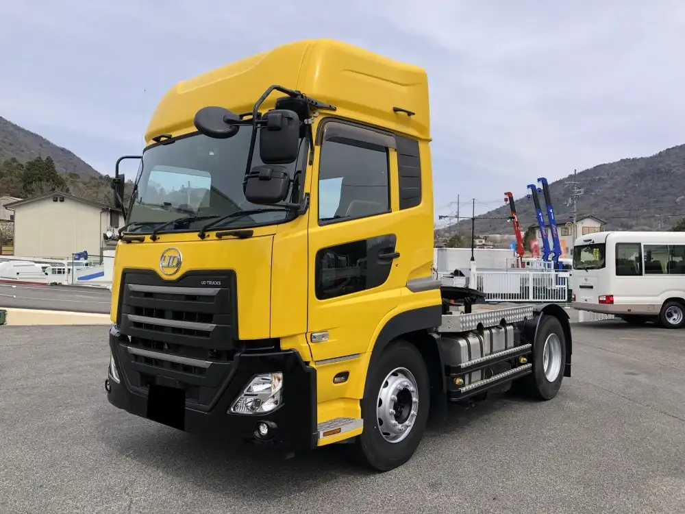 日産UD クオン 大型 トラクター ハイルーフ 1デフ｜画像1