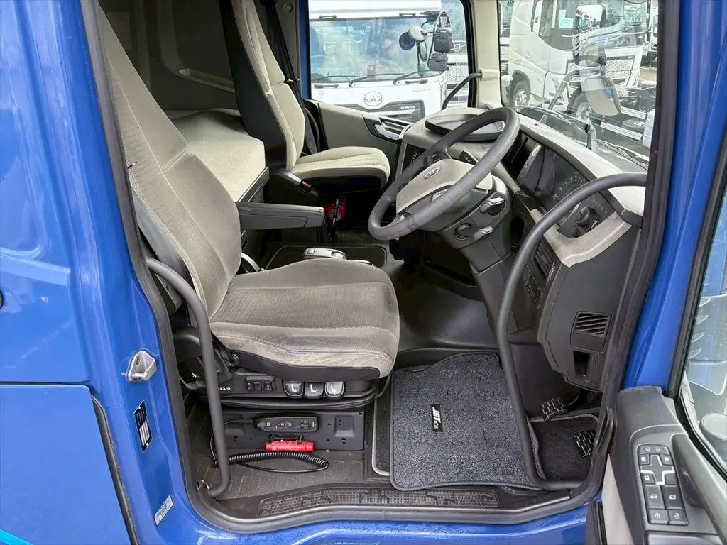 ボルボ トラック 大型 トラクター ハイルーフ 1デフの中古トラック画像12