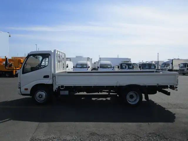 日野 デュトロ 小型 平ボディ 2RG-XZU655M R5の中古トラック画像6