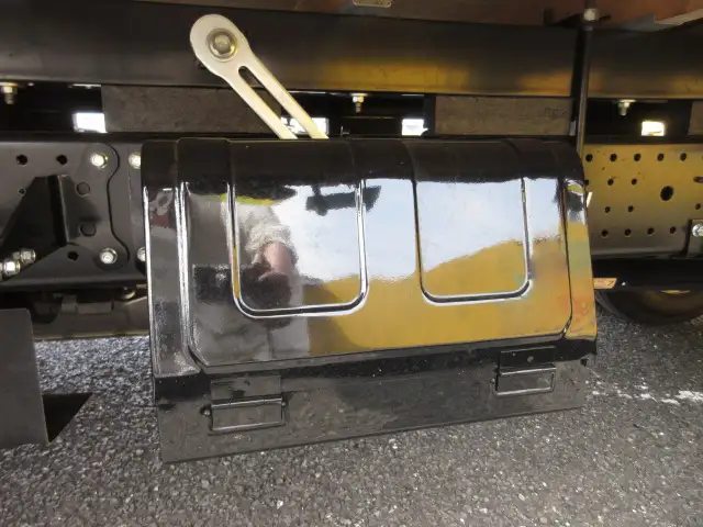 いすゞ エルフ 小型 平ボディ 2TG-NPR88AC R5の中古トラック画像19