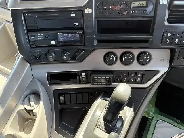 日産UD クオン 大型 トラクター ハイルーフ 1デフの中古トラック画像12