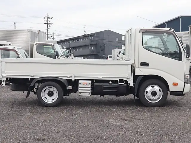 トヨタ トヨエース 小型 平ボディ 2RG-XZC605 R2の中古トラック画像3