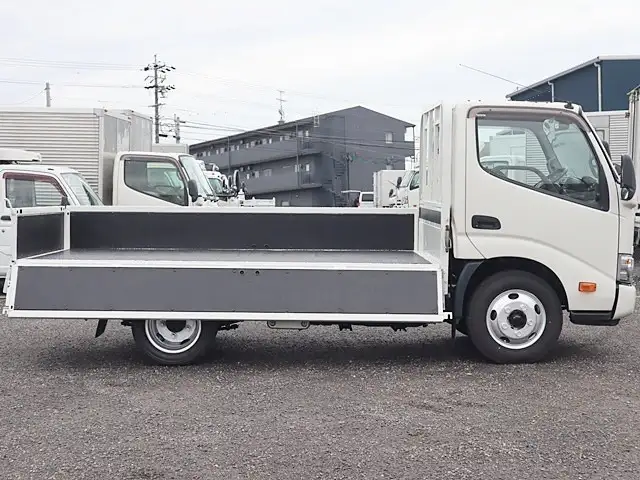 トヨタ トヨエース 小型 平ボディ 2RG-XZC605 R2の中古トラック画像6