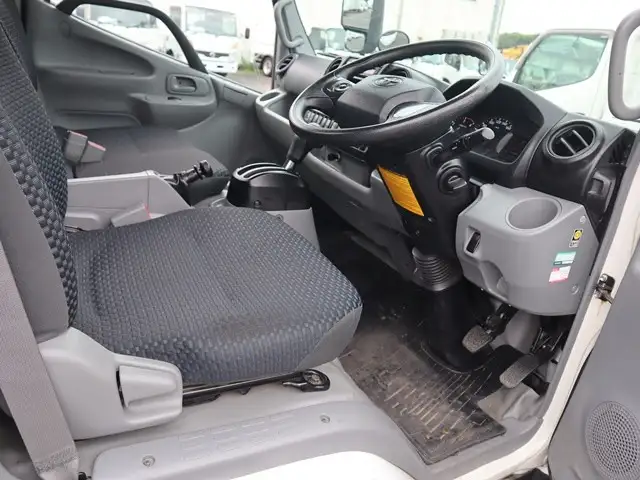 トヨタ トヨエース 小型 平ボディ 2RG-XZC605 R2の中古トラック画像11