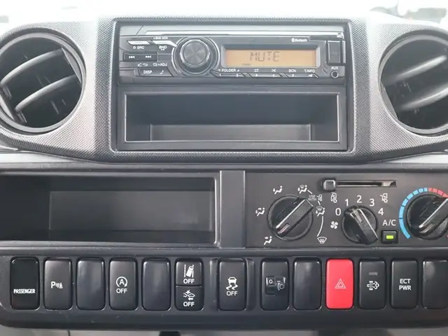トヨタ トヨエース 小型 平ボディ 2RG-XZC605 R2の中古トラック画像15