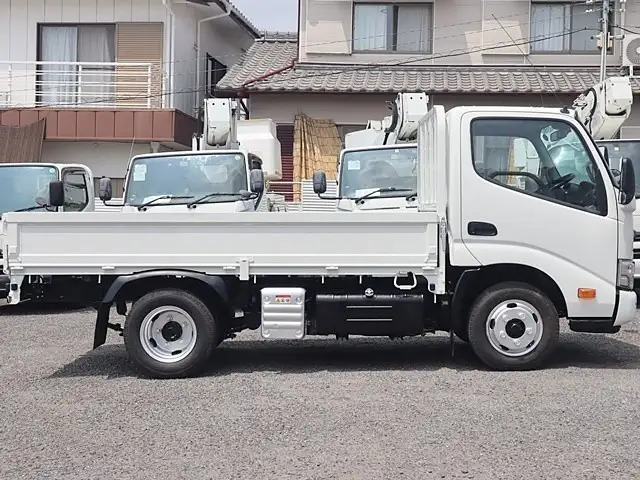 トヨタ ダイナ 小型 平ボディ 2RG-XZC605 R2の中古トラック画像3