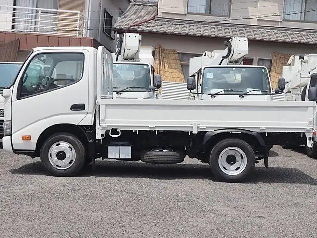 トヨタ ダイナ 小型 平ボディ 2RG-XZC605 R2の中古トラック画像5