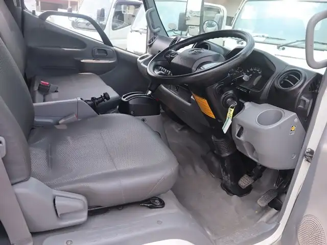 トヨタ ダイナ 小型 平ボディ 2RG-XZC605 R2の中古トラック画像11