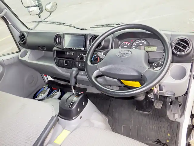 トヨタ ダイナ 小型 アルミバン サイドドア QDF-KDY231の中古トラック画像11
