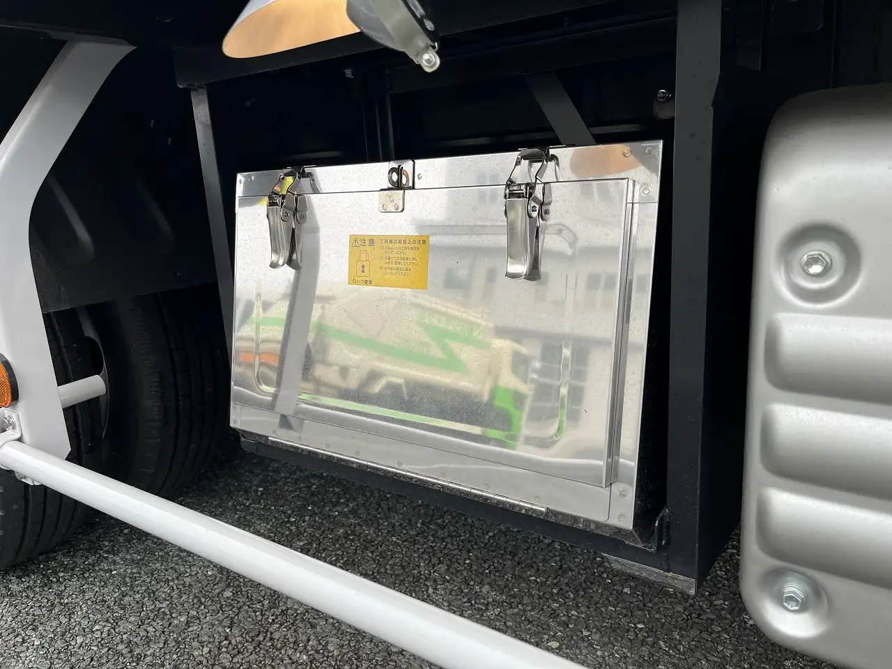 日野 デュトロ 小型 アルミバン パワーゲート サイドドアの中古トラック画像18