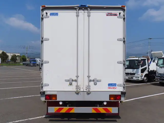 いすゞ フォワード 中型/増トン ウイング エアサス ベッドの中古トラック画像5