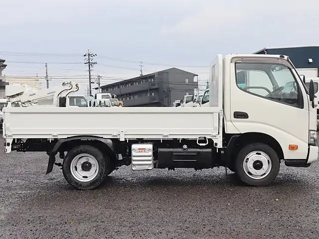 トヨタ ダイナ 小型 平ボディ 床鉄板 2RG-XZC605の中古トラック画像3