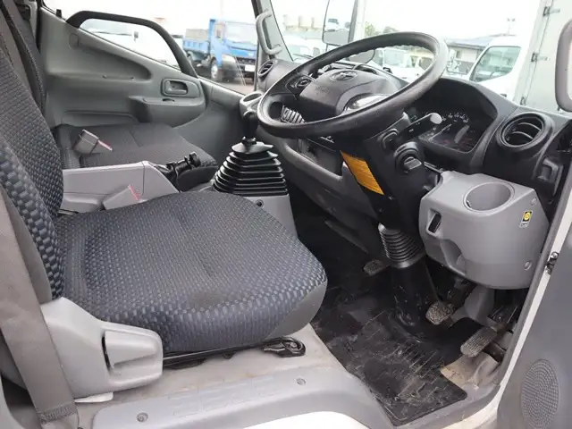 トヨタ ダイナ 小型 平ボディ 床鉄板 2RG-XZC605の中古トラック画像11