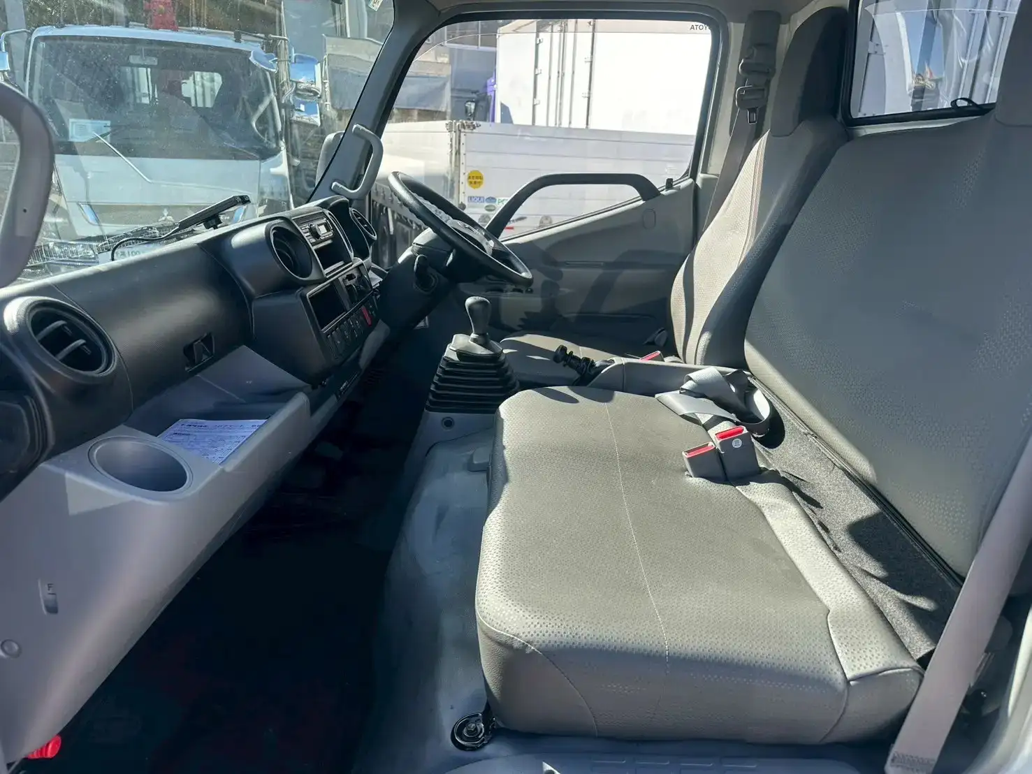 トヨタ トヨエース 小型 平ボディ 床鉄板 2RG-XZU655の中古トラック画像12