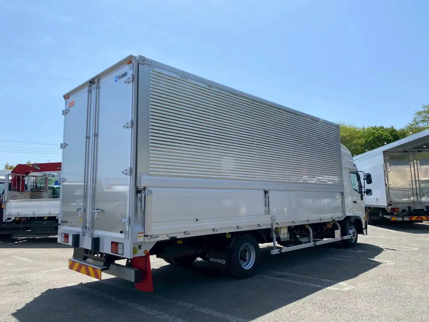 日野 レンジャー 中型/増トン ウイング エアサス ベッドの中古トラック画像3
