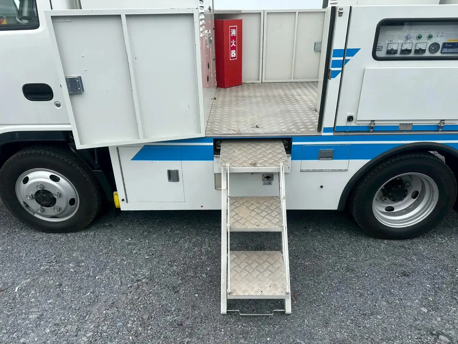 いすゞ エルフ 小型 特殊車両 BDG-NKS85AN H21の中古トラック画像5