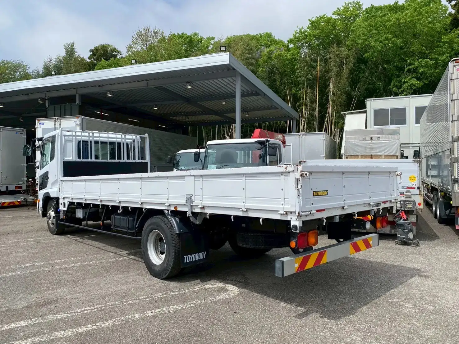 日産UD コンドル 中型/増トン 平ボディ ベッド TKG-MK38Lの中古トラック画像5