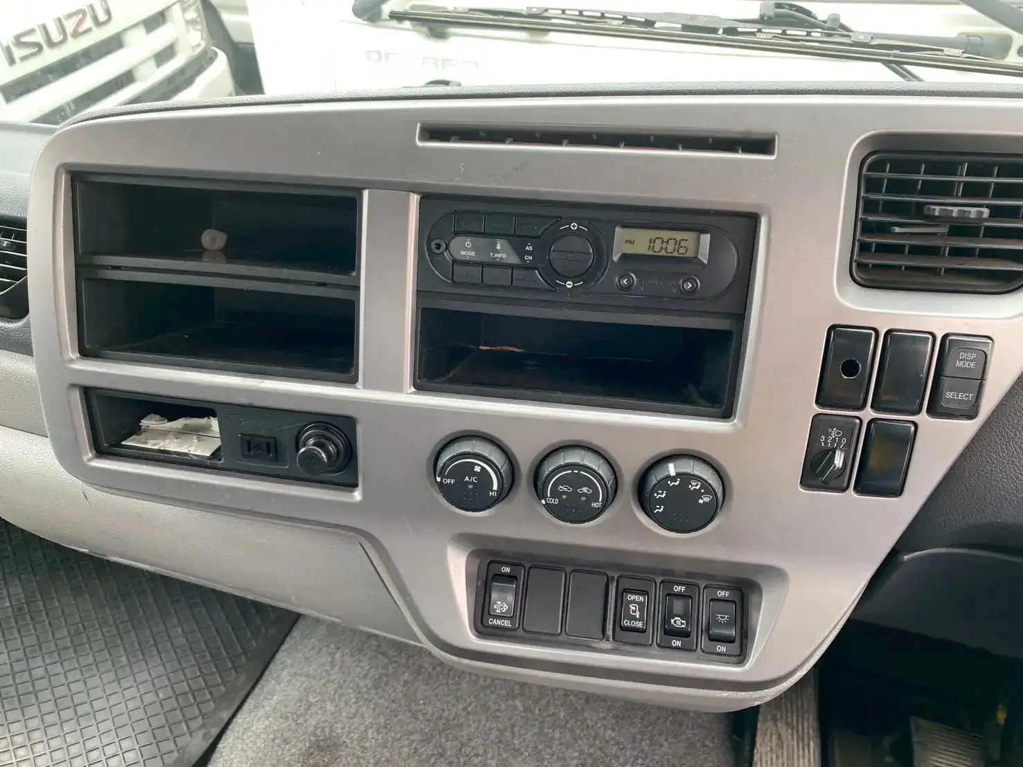 日産UD コンドル 中型/増トン 平ボディ ベッド TKG-MK38Lの中古トラック画像14