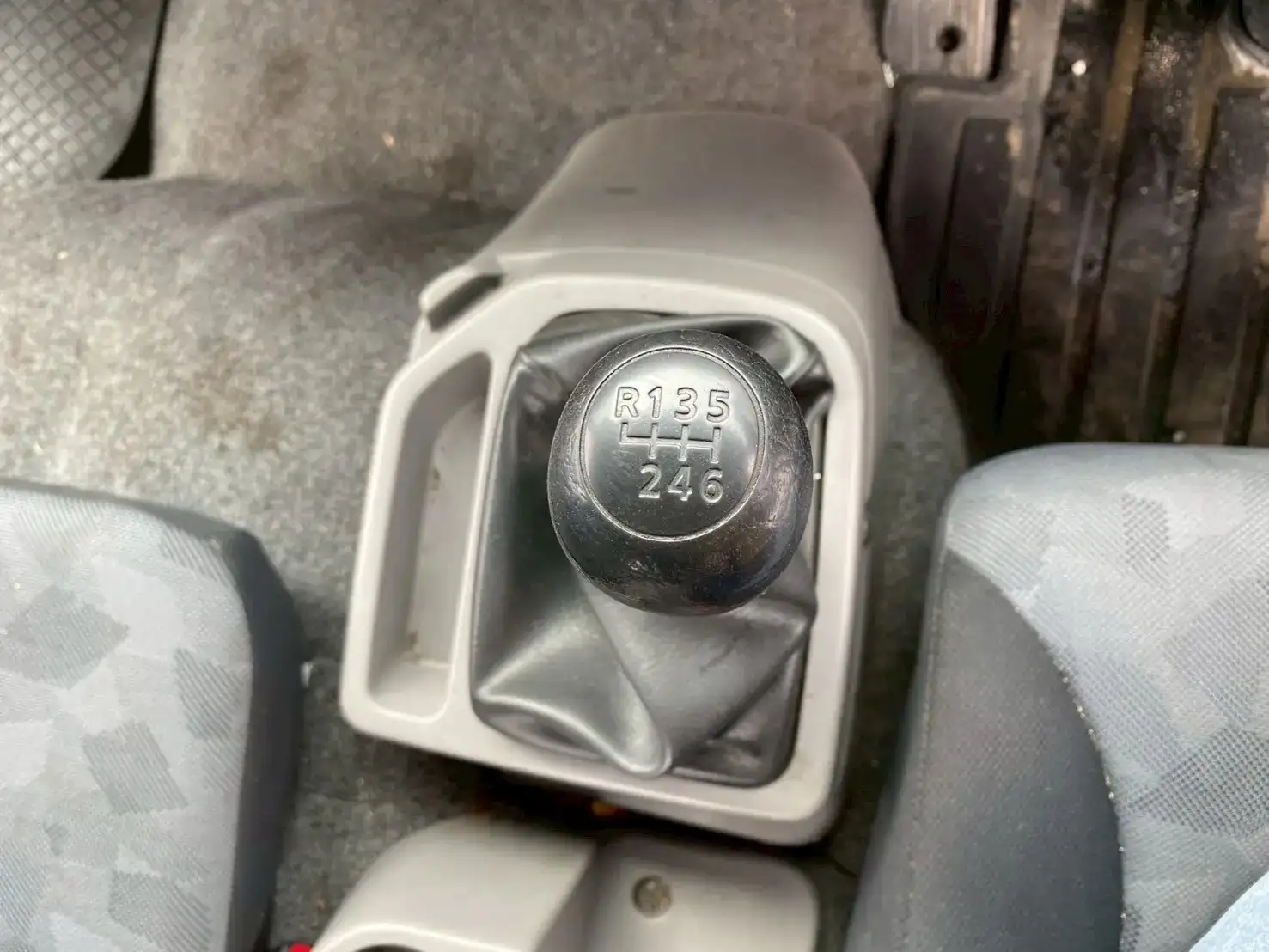 日産UD コンドル 中型/増トン 平ボディ ベッド TKG-MK38Lの中古トラック画像15