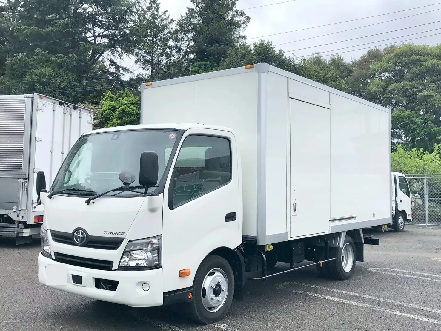 トヨタ トヨエース 小型 アルミバン サイドドア TKG-XZU710｜画像1