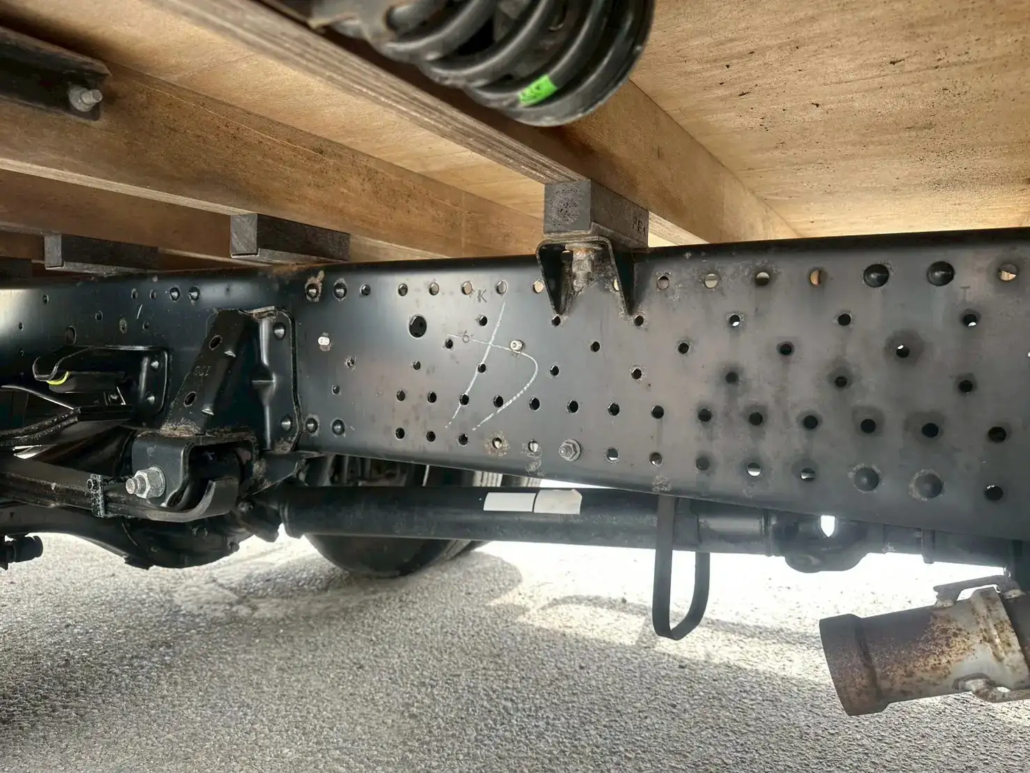 いすゞ エルフ 小型 平ボディ 床鉄板 TPG-NPR85ARの中古トラック画像18