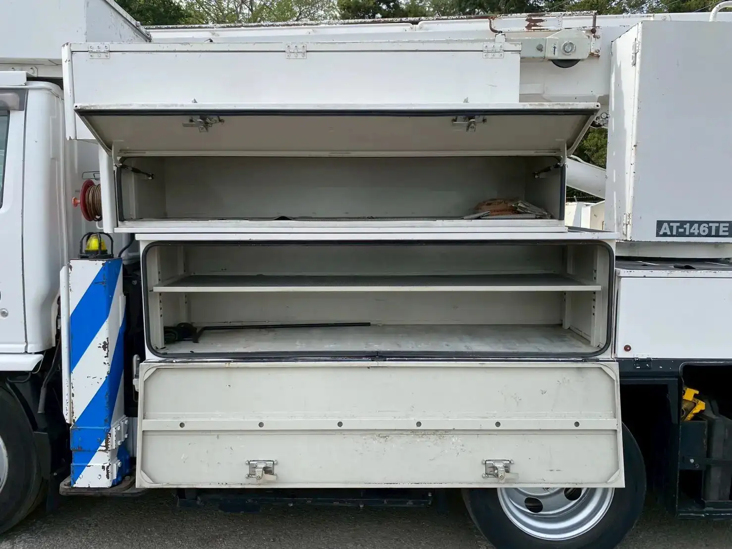 いすゞ エルフ 小型 高所・建柱車 高所作業車 電工仕様の中古トラック画像6