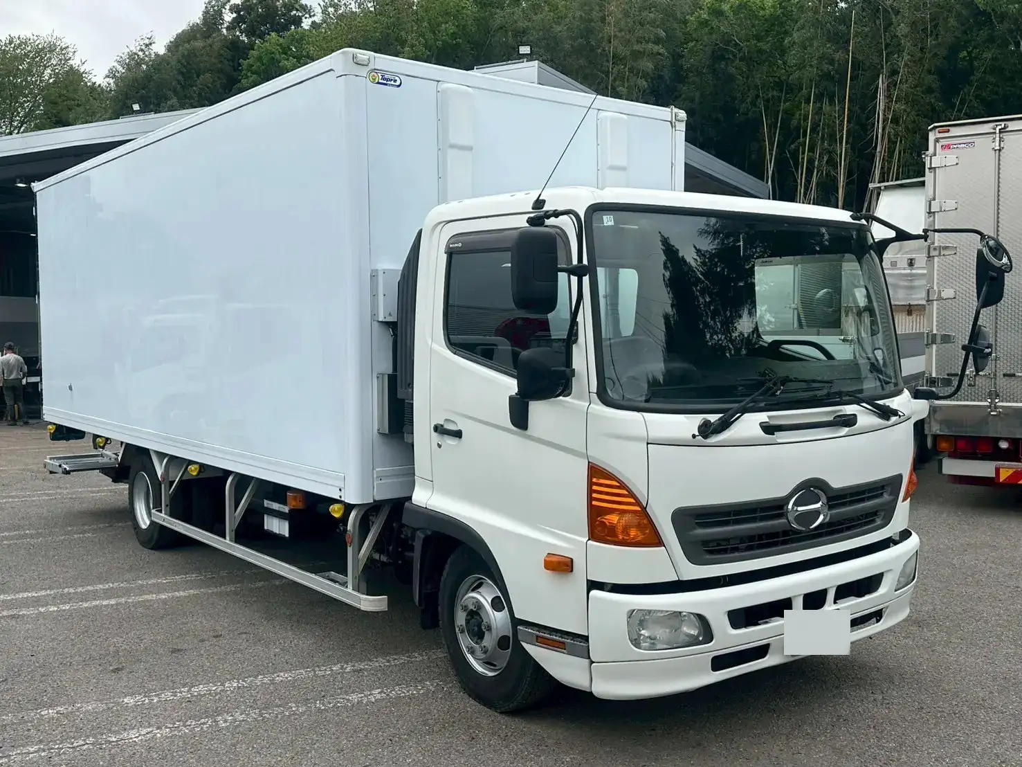 日野 レンジャー 中型/増トン 冷凍冷蔵 中温 パワーゲートの中古トラック画像2