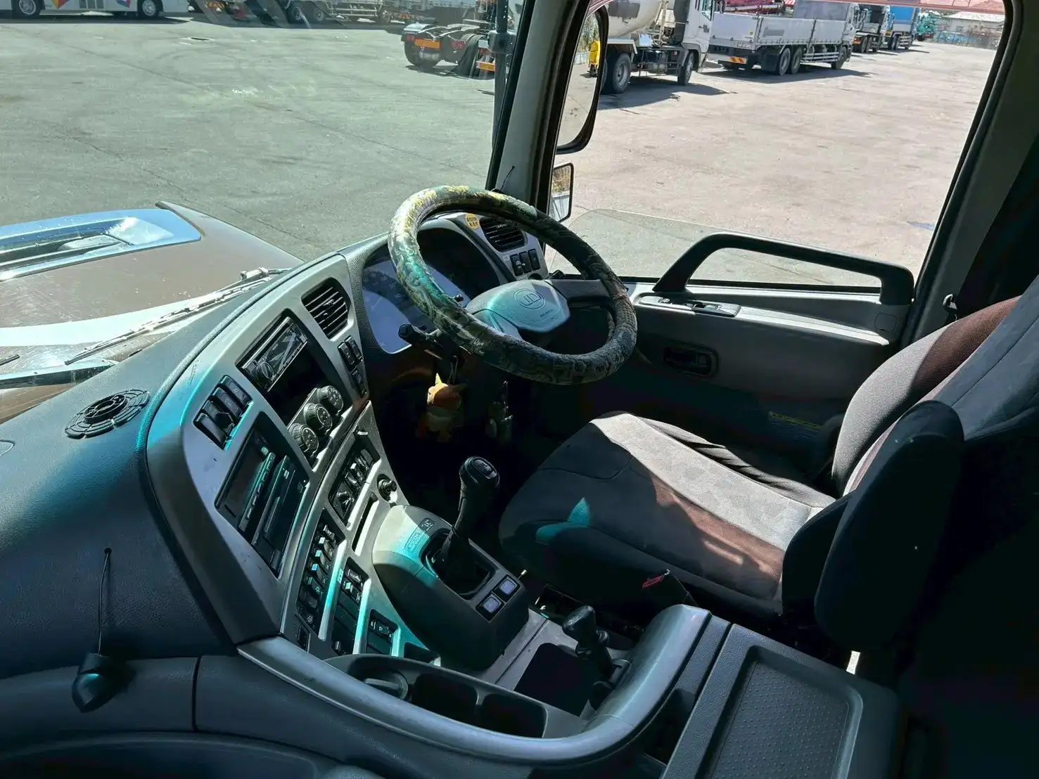 日産UD クオン 大型 平ボディ アルミブロック エアサスの中古トラック画像14