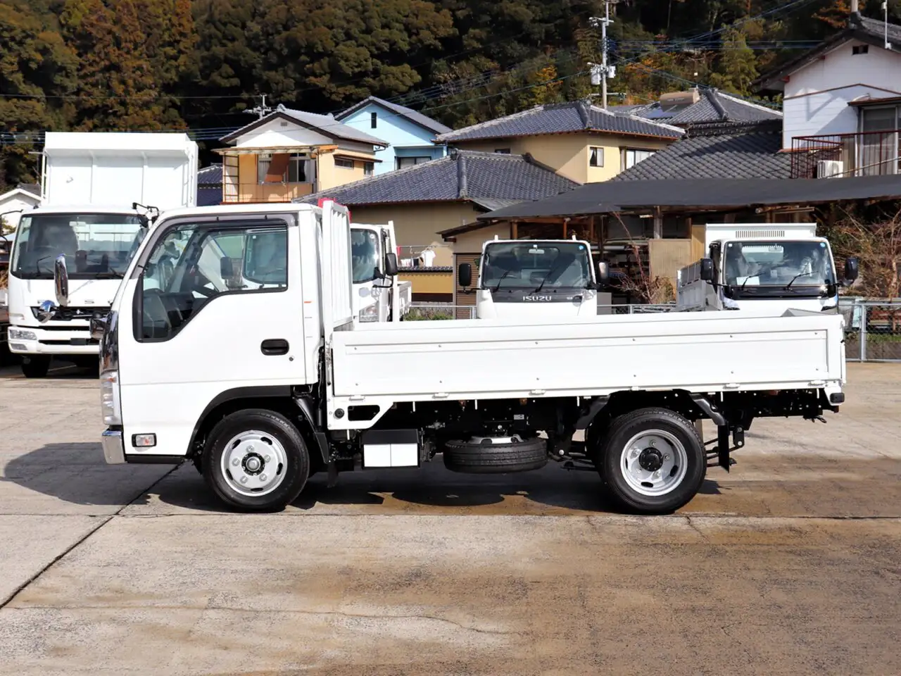 いすゞ エルフ 小型 平ボディ 2RG-NJR88A R5の中古トラック画像6