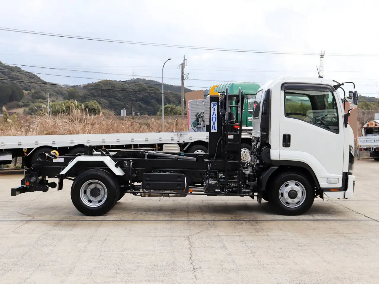 いすゞ フォワード 中型/増トン アームロール シングルホイスト 2RG-FRR90S4の中古トラック画像3