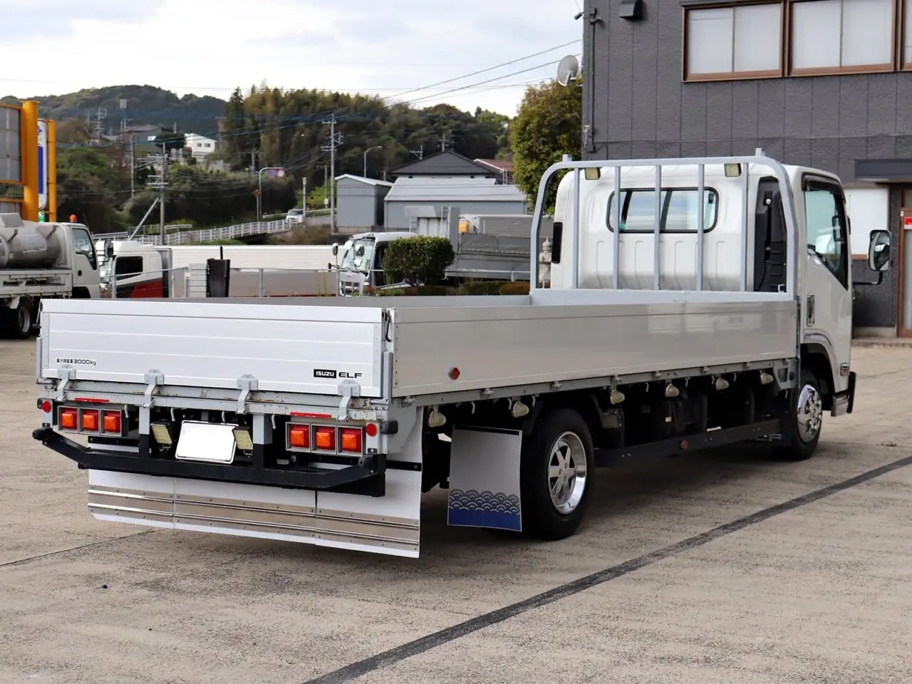 いすゞ エルフ 小型 平ボディ 床鉄板 アルミブロックの中古トラック画像4
