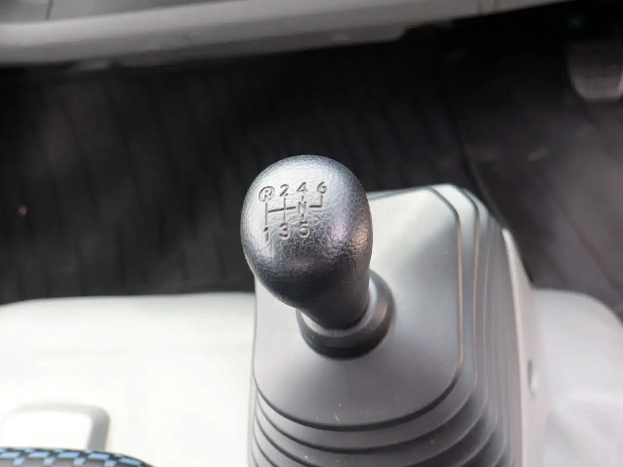 日野 デュトロ 小型 平ボディ 2RG-XZU605M R2の中古トラック画像14