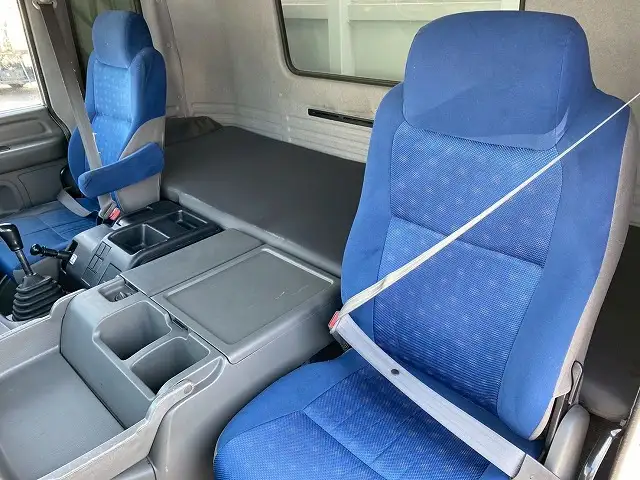 いすゞ ギガ 大型 ウイング エアサス ベッドの中古トラック画像14