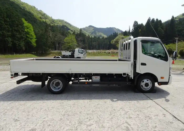日野 デュトロ 小型 平ボディ 2KG-XZU712M R6の中古トラック画像3