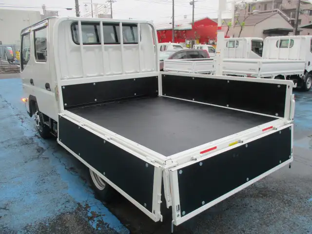 三菱 キャンター 小型 平ボディ Wキャブ 2RG-FBA20の中古トラック画像7