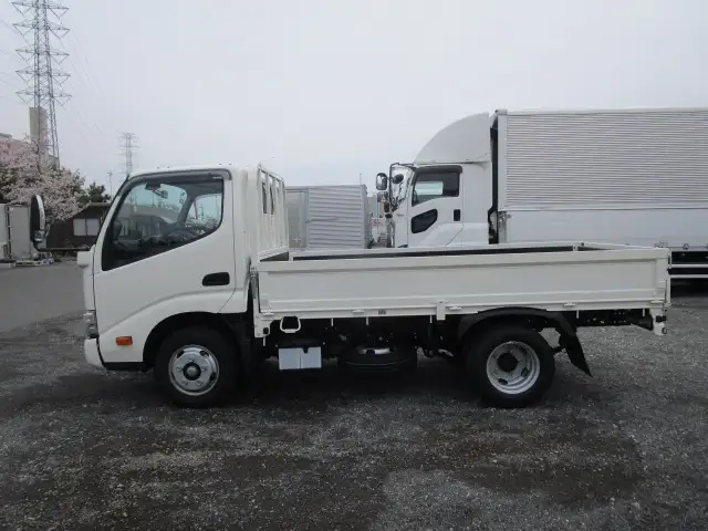 トヨタ ダイナ 小型 平ボディ 2KG-XZC605 R6の中古トラック画像7