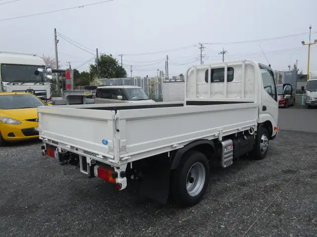 トヨタ ダイナ 小型 平ボディ 2KG-XZC605 R6の中古トラック画像4