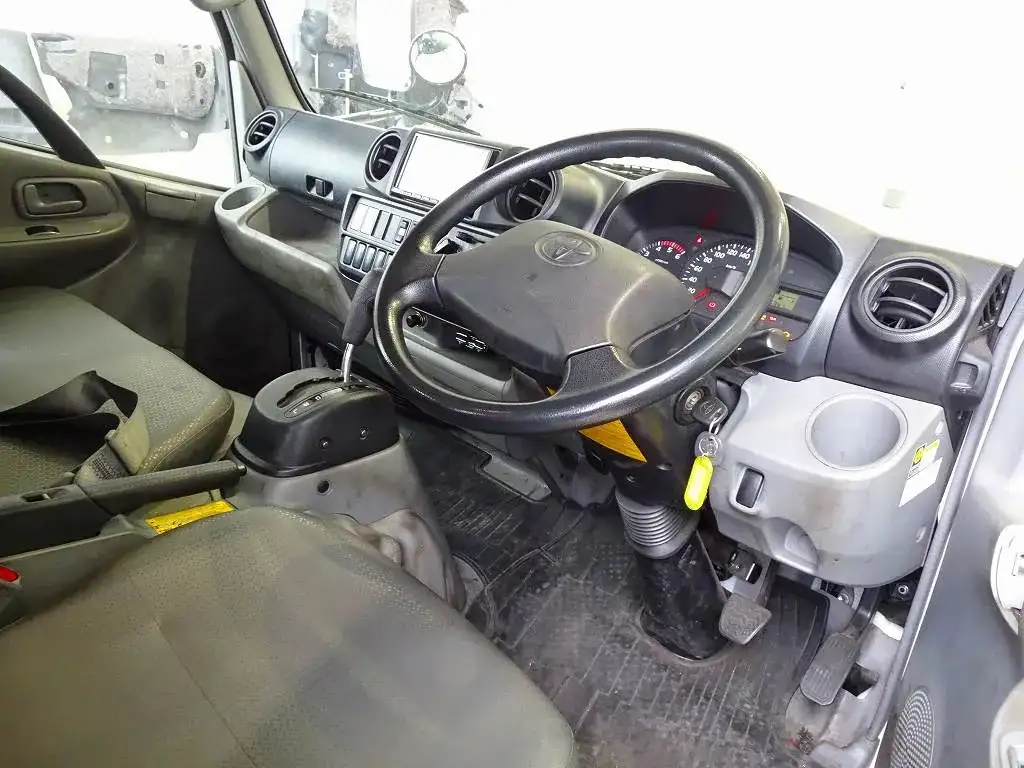 トヨタ ダイナ 小型 平ボディ Wキャブ LDF-KDY231の中古トラック画像7