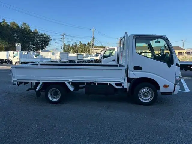 トヨタ ダイナ 小型 平ボディ  H28の中古トラック画像2