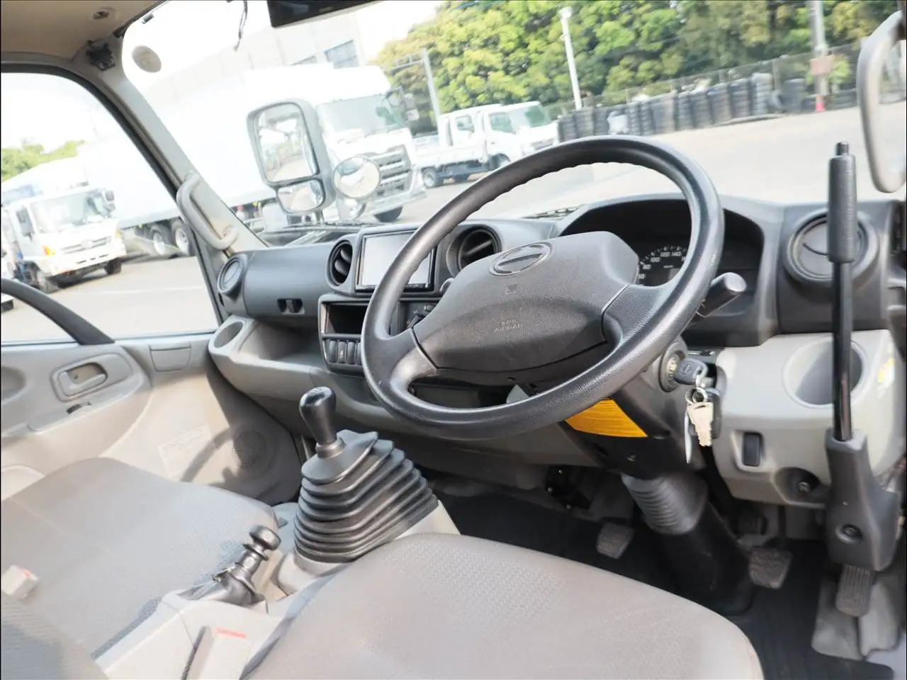 日野 デュトロ 小型 高所・建柱車 高所作業車 電工仕様の中古トラック画像12
