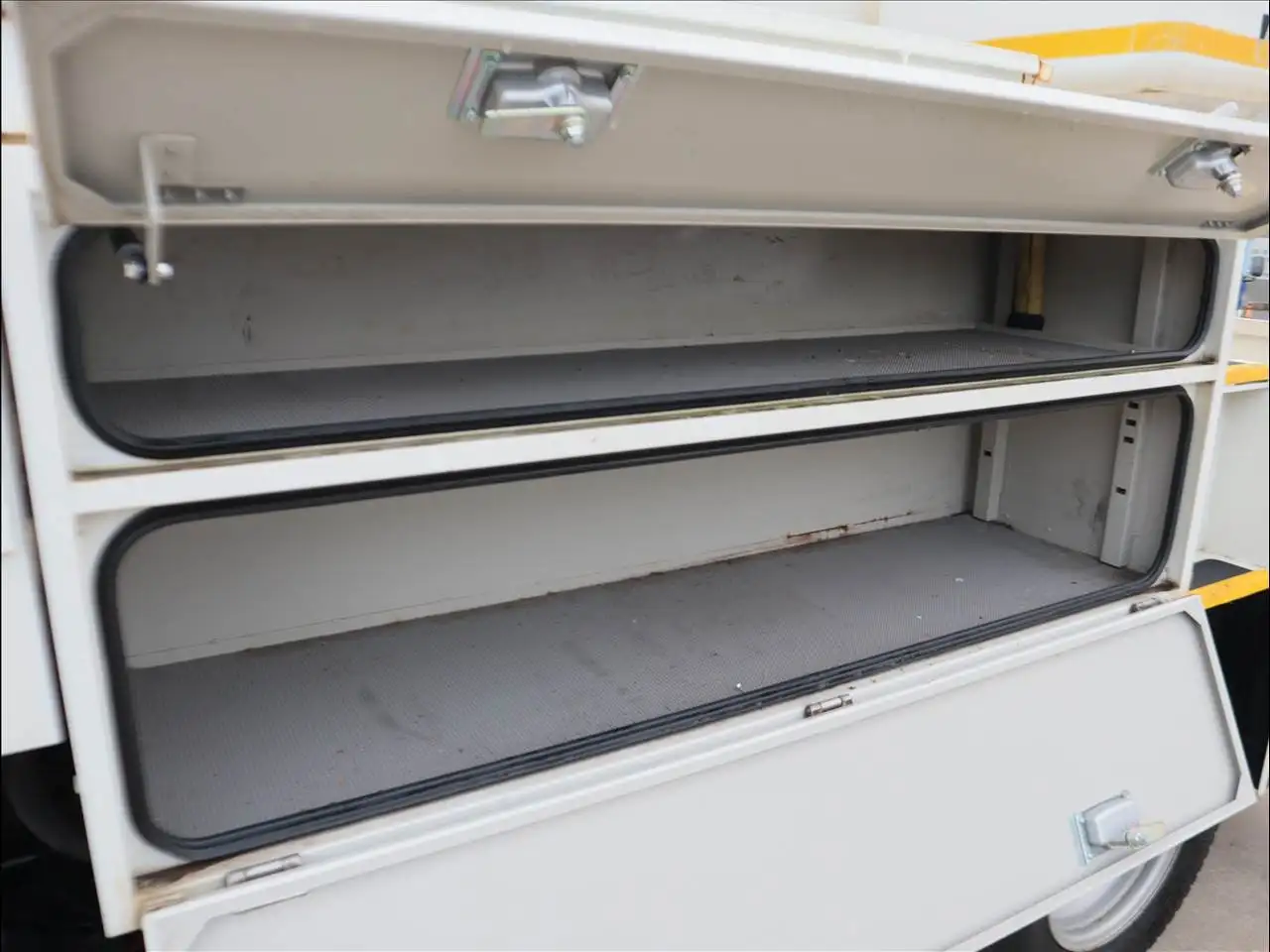 日野 デュトロ 小型 高所・建柱車 高所作業車 電工仕様の中古トラック画像9