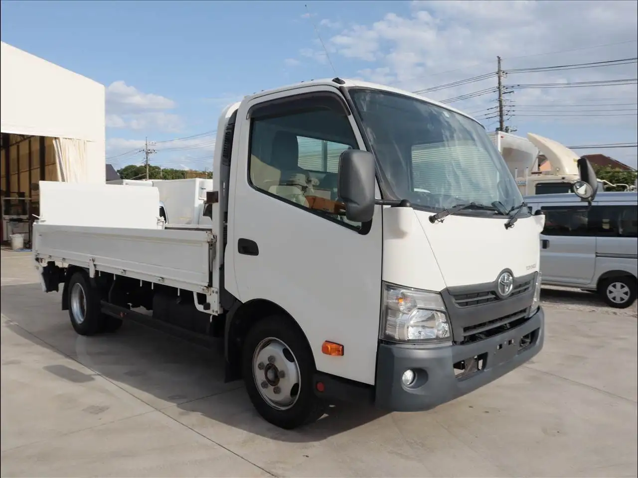 トヨタ トヨエース 小型 平ボディ パワーゲート TKG-XZU710の中古トラック画像2