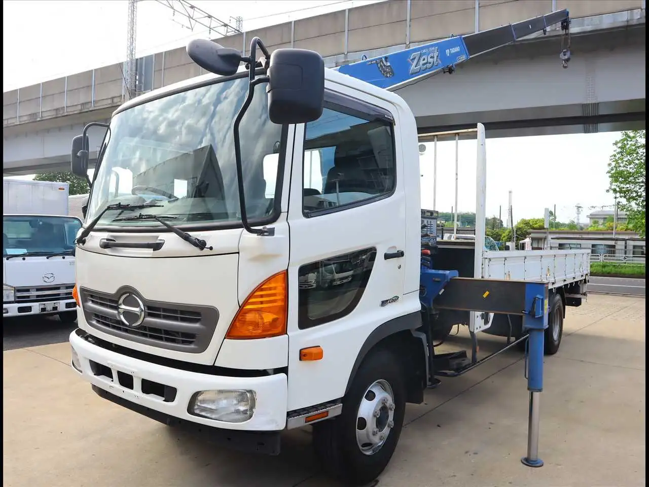 日野 レンジャー 中型/増トン クレーン付 4段 ラジコン｜画像1