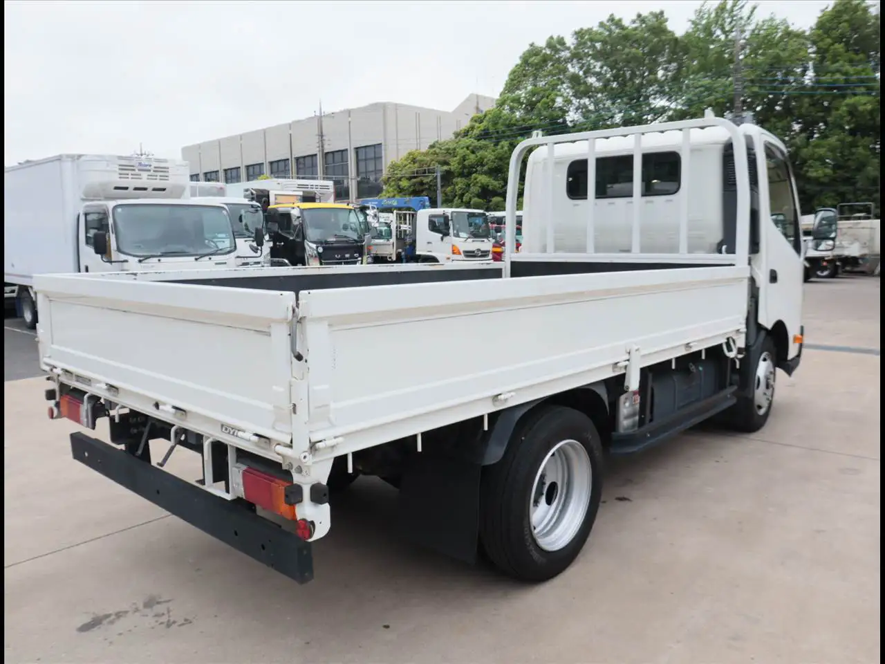 トヨタ ダイナ 小型 平ボディ 2RG-XZU700 R2の中古トラック画像3