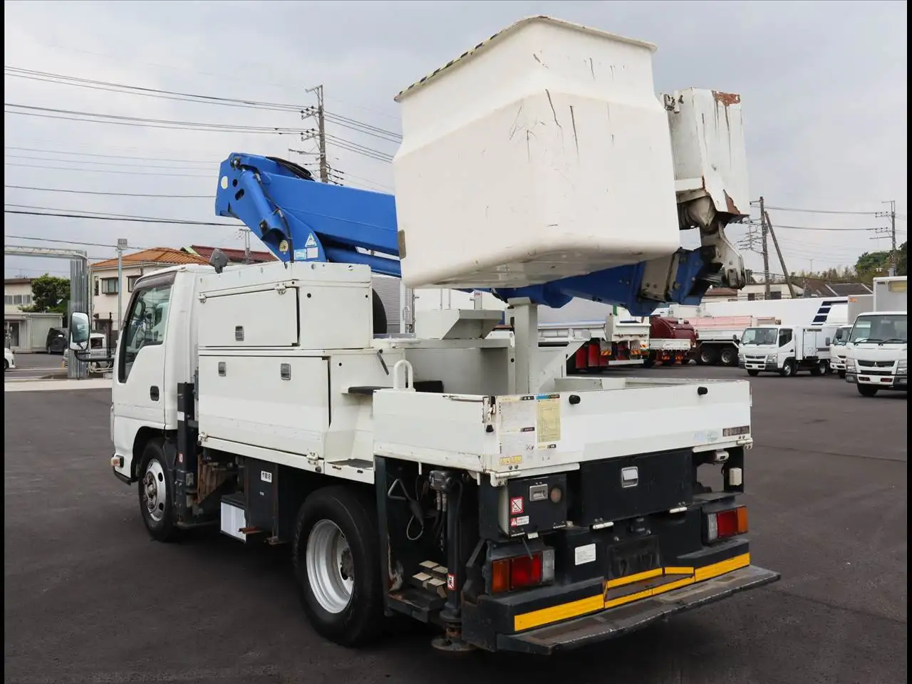 いすゞ エルフ 小型 高所・建柱車 高所作業車 電工仕様の中古トラック画像4