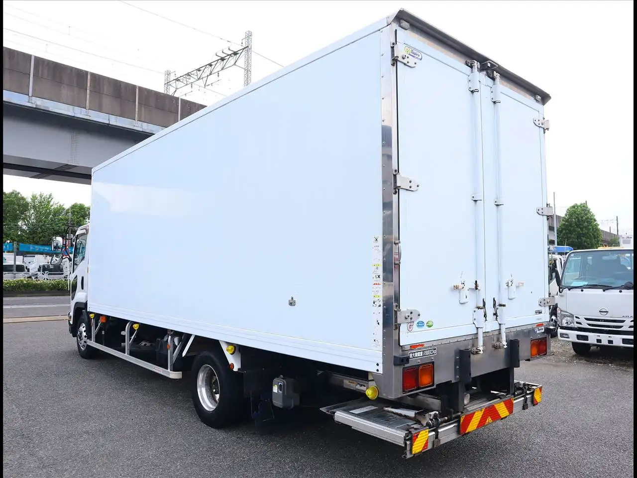 いすゞ フォワード 中型/増トン 冷凍冷蔵 低温 パワーゲートの中古トラック画像4