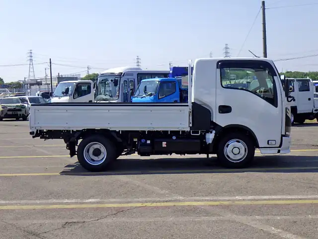 いすゞ エルフ 小型 平ボディ カスタム 2TG-NJR88AFの中古トラック画像2
