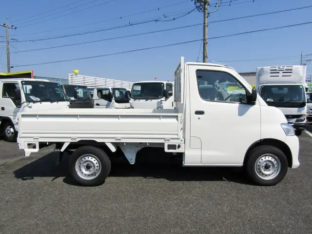 トヨタ タウンエース 小型 平ボディ 5BF-S403U R4の中古トラック画像3