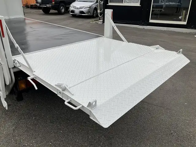 いすゞ エルフ 小型 平ボディ パワーゲート 床鉄板の中古トラック画像8