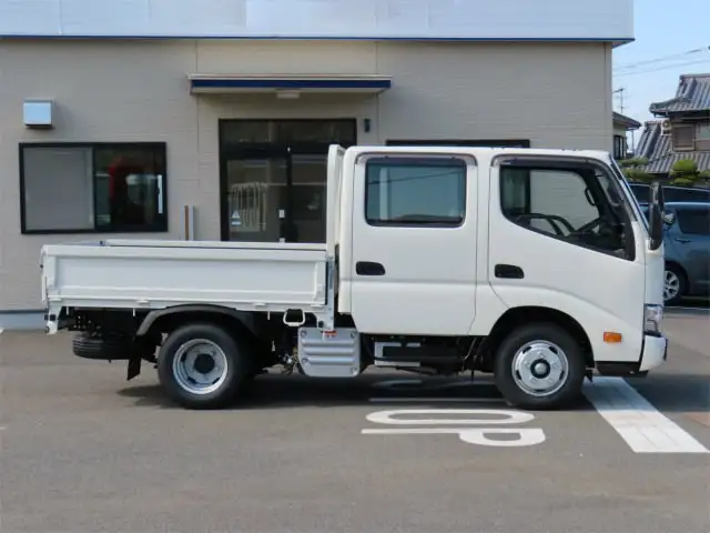 トヨタ ダイナ 小型 平ボディ Wキャブ 2KG-XZU605の中古トラック画像3